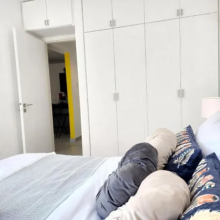 アパート Lazuli Frida Two Bedroom