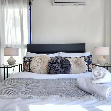 Frida's Cozy Two Bedroom *